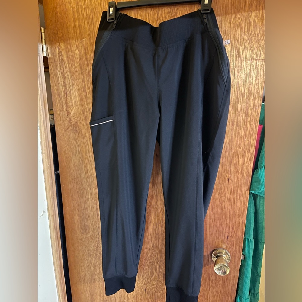 Cherokee Infiniti jogger style scrub pants. Gently used like new condition. - Picture 2 of 2